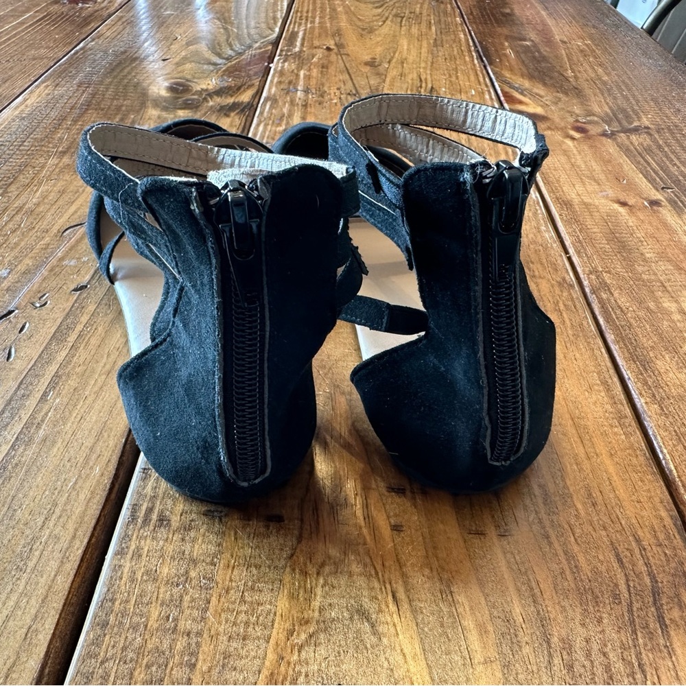 Black Flats - Picture 4 of 6